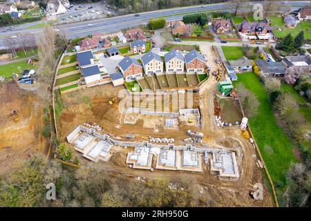 Prise de vue aérienne par drone du logement Castle View, Maidstone, Kent, chantier en construction Banque D'Images