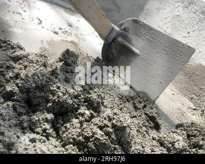 Close up mélange de pierre, ciment, sable ensemble pour faire un sol en béton solide, concept de construction Banque D'Images
