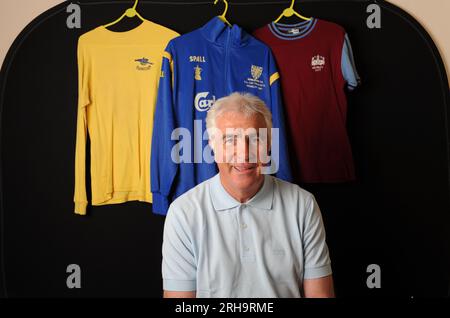 Ancien football manager Bobby Gould Banque D'Images