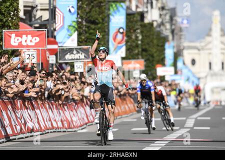 Leuven, Belgique. 15 août 2023. Le Belge Arnaud de lie de Lotto-Dstny remporte la course cycliste d'une journée 'Tour de Leuven - Memorial Jef Scherens' à Leuven, mardi 15 août 2023. BELGA PHOTO BERT GOYVAERTS crédit : Belga News Agency/Alamy Live News Banque D'Images