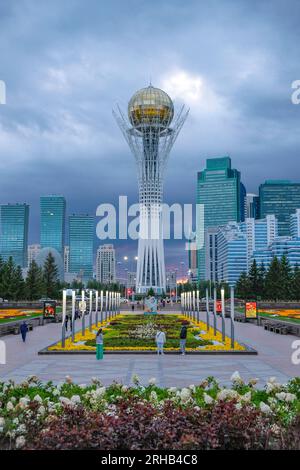 Astana, Kazakhstan - 13 août 2023 : vues de la tour d'observation Bayterek à Astana, Kazakhstan. Banque D'Images