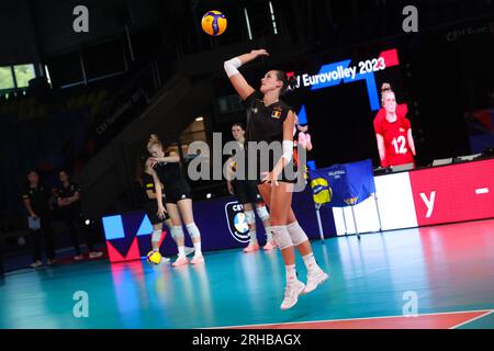 Gand, Belgique. 15 août 2023. La Belge Nathalie Lemmens photographiée en action lors d'une séance d'entraînement de l'équipe nationale belge féminine de volleyball les Tigres jaunes, mardi 15 août 2023 à Gand. L'équipe se prépare pour les prochains championnats d'Europe CEV EuroVolley. BELGA PHOTO VIRGINIE LEFOUR crédit : Belga News Agency/Alamy Live News Banque D'Images