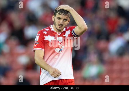 Liam Kitching #5 de Barnsley lors du match Sky Bet League 1 Barnsley vs Peterborough à Oakwell, Barnsley, Royaume-Uni, le 15 août 2023 (photo de Mark Cosgrove/News Images) Banque D'Images