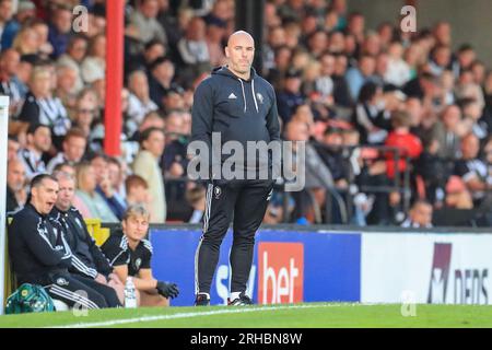 Cleethorpes, Royaume-Uni. 15 août 2023. Neil Wood, Manager de Salford City lors du match Grimsby Town FC vs Salford City FC Sky Bet League 2 à Blundell Park, Cleethorpes, Royaume-Uni le 15 août 2023 Credit : Every second Media/Alamy Live News Banque D'Images