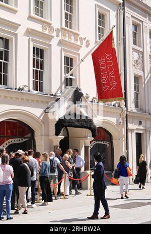 Freddie Mercury - une exposition des possessions de la légende du rock chez Sotheby's sur New Bond Street, avant d'être vendu aux enchères, Londres, Royaume-Uni Banque D'Images