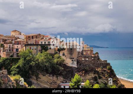 Pizzo Calabro, belle ville côtière en Calabre, dans le sud de l'Italie. Vacances d'été italiennes Banque D'Images