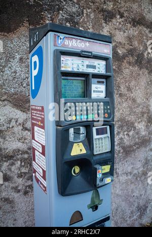 Rome, Latium, Italie, compteur de parking dans la rue de Rome. Banque D'Images