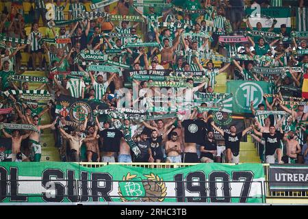 Supporters du Real Betis lors du match de LaLiga entre Villarreal CF et Real Betis au Ceramica Stadium le 13 août 2023 à Villarreal, Espagne. Banque D'Images