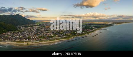 Vue aérienne panoramique de la ville d'Izumo à Shimane sur la côte de la mer du Japon Banque D'Images