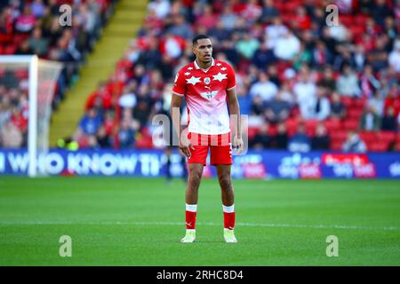 Oakwell Stadium, Barnsley, Angleterre - 15 août 2023 Jon Russell (3) de Barnsley - pendant le match Barnsley v Peterborough United, Sky Bet League One, 2023/24, Oakwell Stadium, Barnsley, Angleterre - 15 août 2023 crédit : Arthur Haigh/WhiteRosePhotos/Alamy Live News Banque D'Images