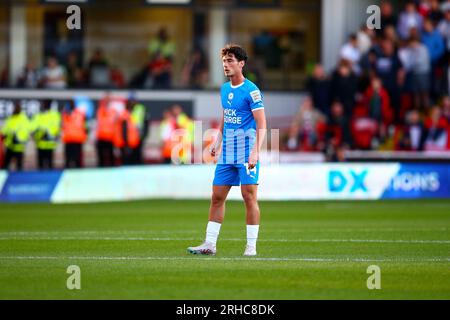 Oakwell Stadium, Barnsley, Angleterre - 15 août 2023 Joel Randall (14) de Peterborough United - pendant le match Barnsley v Peterborough United, Sky Bet League One, 2023/24, Oakwell Stadium, Barnsley, Angleterre - 15 août 2023 crédit : Arthur Haigh/WhiteRosePhotos/Alamy Live News Banque D'Images