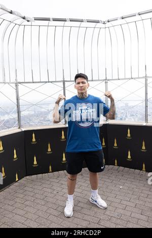 Larissa Pacheco (bleue) et Olena Kolesnyk (noire), demi-finalistes du PFL poids plume féminin, lors d'un tournoi éliminatoire du Championnat du monde PFL, et visiteront l'Empire State Building à New York le mardi 15 août. Ils s'affronteront le 18 août 2023 au Theater at Madison Square Garden. Les vainqueurs de chaque combat de Playoff avanceront au Championnat du monde PFL et auront la chance de gagner 1 millions de dollars et de remporter l’or PFL. (Photo de Vanessa Carvalho) crédit : Brazil photo Press/Alamy Live News Banque D'Images