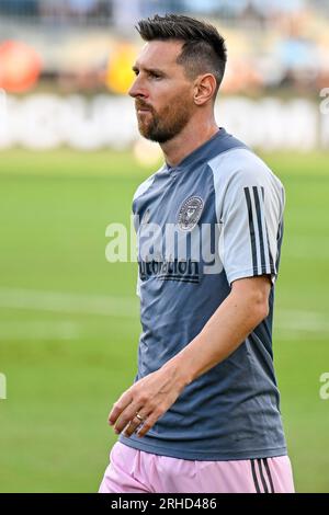 Chester, PA, États-Unis 15 août 2023 Lionel Messi marche sur le terrain (image de crédit : Don Mennig Alamy News - usage éditorial seulement - pas d'usage commercial) Banque D'Images