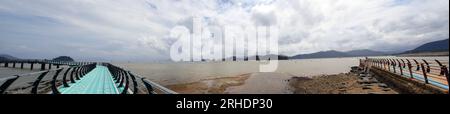 Photo panoramique de la plage de Gwangam à Namhae, Gyeongsangnam-do, Corée du Sud avant le typhon Banque D'Images