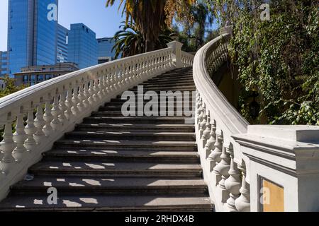 Escaliers jusqu'à la terrasse Neptune sur Santa Lucia Hill ou Cerro Santa Lucia, un parc public à Santiago, Chili. Banque D'Images