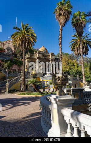 La Fontaine de Neptune et les escaliers sur la terrasse de Neptune sur Cerro Santa Lucia ou Santa Lucia Hill, un parc public à Santiago, Chili. Banque D'Images