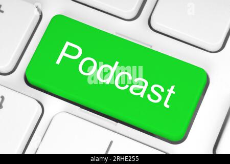 Bouton vert avec mot Podcast sur le clavier gros plan, technologie et concept de médias sociaux Banque D'Images