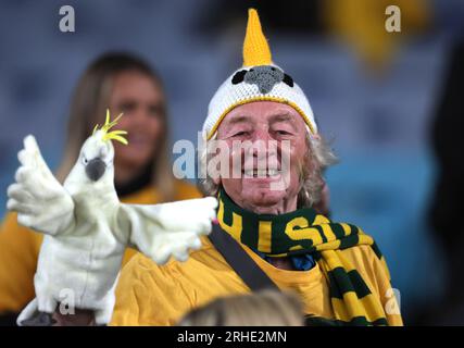 Sydney, Australie. 16 août 2023. Une fan australienne est vue avant la demi-finale entre l'Australie et l'Angleterre à la coupe du monde féminine de la FIFA 2023 à Sydney, Australie, le 16 août 2023. Crédit : Ding Xu/Xinhua/Alamy Live News Banque D'Images