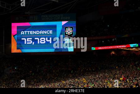 Un grand écran montre la fréquentation du match de 75 784 lors du match de demi-finale de la coupe du monde féminine de la FIFA au Stadium Australia, Sydney. Date de la photo : mercredi 16 août 2023. Banque D'Images