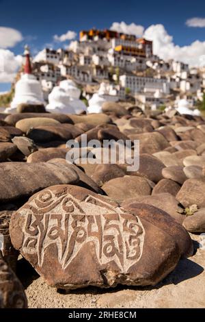 N11536 Inde, Ladakh, vallée de Leh, Thiksey, Monastery Mani Wall, pierre inscrite avec mantra Banque D'Images