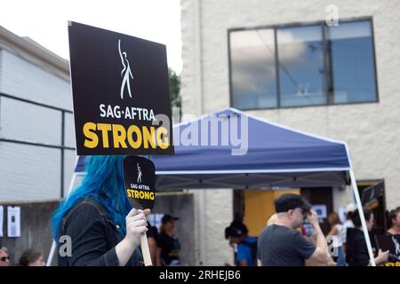 Nashville, États-Unis. 15 août 2023. Des acteurs, chanteurs et artistes locaux assistent à un rassemblement au chapitre SAG-AFTRA de Nashville pour soutenir les membres impliqués dans la grève syndicale actuelle. Music Row, Nashville, TN, 15 août 2023. (Photo de Kindell Buchanan/Sipa USA) crédit : SIPA USA/Alamy Live News Banque D'Images