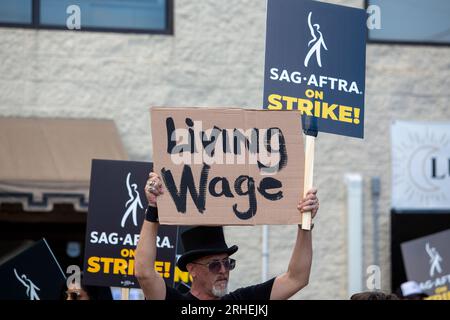 Nashville, États-Unis. 15 août 2023. Des acteurs, chanteurs et artistes locaux assistent à un rassemblement au chapitre SAG-AFTRA de Nashville pour soutenir les membres impliqués dans la grève syndicale actuelle. Music Row, Nashville, TN, 15 août 2023. (Photo de Kindell Buchanan/Sipa USA) crédit : SIPA USA/Alamy Live News Banque D'Images