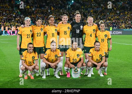 Sydney, Australie. 16 août 2023. L'équipe de football féminine d'Australie pose lors du match de la coupe du monde féminine de la FIFA 2023 entre l'Australie et l'Angleterre qui s'est tenu au Stadium Australia à Sydney. Score final Angleterre 3:1 Australie crédit : SOPA Images Limited/Alamy Live News Banque D'Images