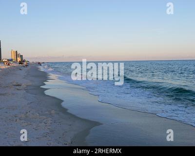 Journée ensoleillée à la plage sur les rives du golfe de Floride Banque D'Images