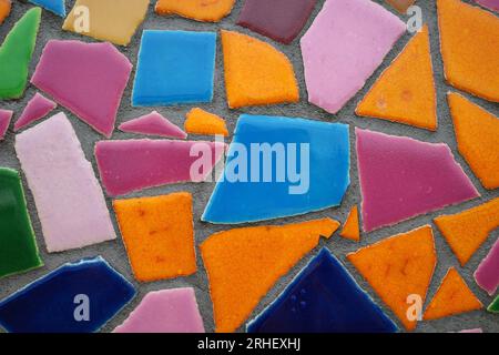 Partie d'un mur de mosaïque. Utile comme arrière-plan coloré. Banque D'Images