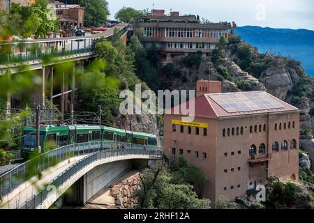 Le téléphérique de Santa Cova monte jusqu'à la chapelle Santa Cova sur la montagne Montserrat à Monistrol de Montserrat, Barcelone, Catalogne, Espagne Banque D'Images