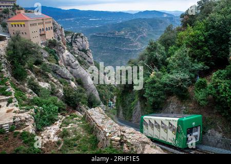 Gare de téléphérique de Santa Cova Gare de Santa Cova chapelle sur la montagne Montserrat à Monistrol de Montserrat, Barcelone, Catalogne, SPAI Banque D'Images