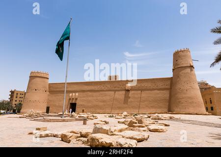 Le fort de Masmak, également appelé Forteresse de Masmak ou Palais de Masmak, est un fort en argile et en briques de boue situé dans le quartier al-Dirah de Riyad, en Arabie saoudite Banque D'Images