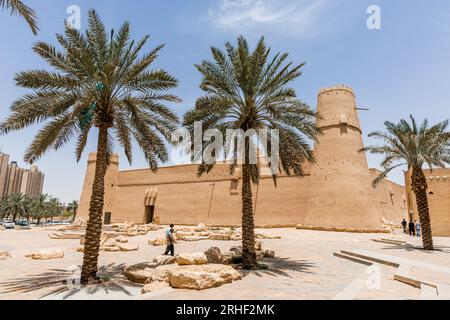 Le fort de Masmak, également appelé Forteresse de Masmak ou Palais de Masmak, est un fort en argile et en briques de boue situé dans le quartier al-Dirah de Riyad, en Arabie saoudite Banque D'Images