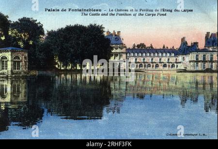 Chateau de Fontainebleau : le pavillon de l'etang des carpes et le chateau - carte postale fin 19e-debut 20e siecle Banque D'Images