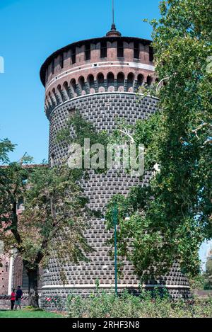 Castello Sforzesco (Château des Sforza) détails de la fortification médiévale située à Milan, dans le nord de l'Italie. 08-15-2023. Construit par Francesco Sforza Banque D'Images