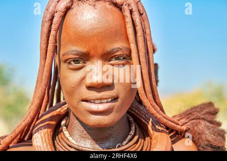 Namibie. Portrait d'une femme Himba dans la région de Kunene Banque D'Images