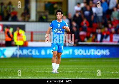 Oakwell Stadium, Barnsley, Angleterre - 15 août 2023 Joel Randall (14) de Peterborough United - pendant le match Barnsley v Peterborough United, Sky Bet League One, 2023/24, Oakwell Stadium, Barnsley, Angleterre - 15 août 2023 crédit : Arthur Haigh/WhiteRosePhotos/Alamy Live News Banque D'Images