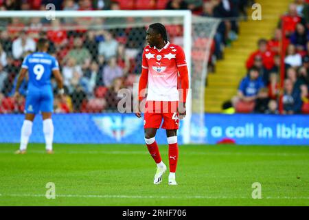 Oakwell Stadium, Barnsley, Angleterre - 15 août 2023 Devante Cole (44) de Barnsley - pendant le match Barnsley v Peterborough United, Sky Bet League One, 2023/24, Oakwell Stadium, Barnsley, Angleterre - 15 août 2023 crédit : Arthur Haigh/WhiteRosePhotos/Alamy Live News Banque D'Images