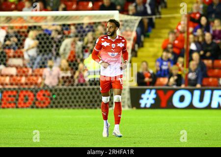 Oakwell Stadium, Barnsley, Angleterre - 15 août 2023 Barry Cotter (17) de Barnsley - pendant le match Barnsley v Peterborough United, Sky Bet League One, 2023/24, Oakwell Stadium, Barnsley, Angleterre - 15 août 2023 crédit : Arthur Haigh/WhiteRosePhotos/Alamy Live News Banque D'Images