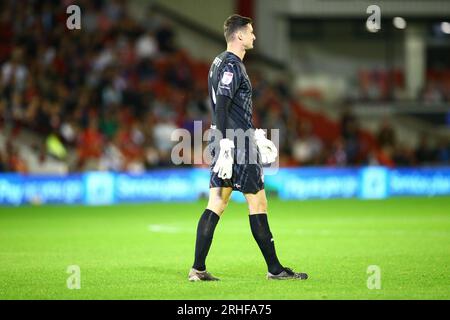 Oakwell Stadium, Barnsley, Angleterre - 15 août 2023 Liam Roberts Goalkeeper of Barnsley - pendant le match Barnsley v Peterborough United, Sky Bet League One, 2023/24, Oakwell Stadium, Barnsley, Angleterre - 15 août 2023 crédit : Arthur Haigh/WhiteRosePhotos/Alamy Live News Banque D'Images