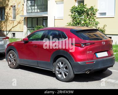 Mazda CX-30 sous-compact crossover voiture, Hongrie, Magyarország, Europe Banque D'Images