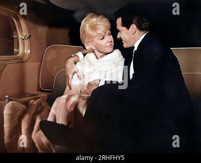 Doris Day, James Garner, sur le plateau du film, « The Thrill of IT All », Universal-International, 1963 Banque D'Images