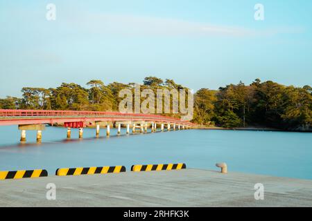 Île de Fukuura et pont Fukuurabashi à Matsushima, Miyagi, Japon Banque D'Images