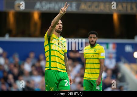 16 août 2023 ; Loftus Road Stadium, Shepherds Bush, West London, Angleterre; EFL Carabao Cup football, Queens Park Rangers contre Norwich City ; Shane Duffy de Norwich City donne des instructions à ses coéquipiers Credit : action plus Sports Images/Alamy Live News Banque D'Images