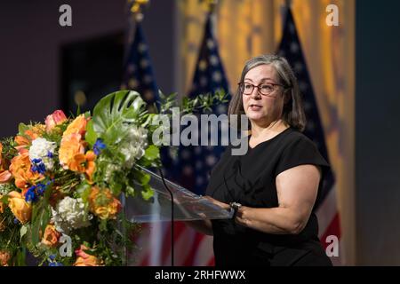 New York, États-Unis. 14 août 2023. La directrice générale de l'American Institute à Taiwan, Ingrid Larson, prononce un discours avant de présenter William Lai, vice-président de Taïwan, lors d'un déjeuner au Glasshouse, le 14 août 2023 à New York. LAI s'est arrêté à Manhattan sur son chemin de Taipei au Paraguay. Crédit : Shufu Liu / Bureau présidentiel de Taiwan / Alamy Live News Banque D'Images