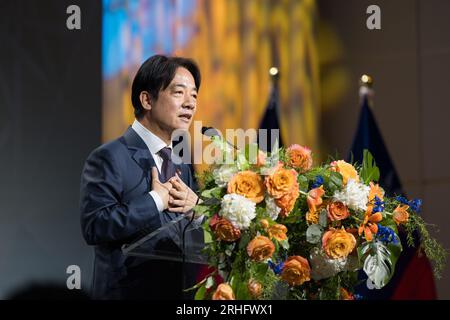 New York, États-Unis. 14 août 2023. Le vice-président de Taïwan William Lai prononce une allocution lors d'un déjeuner organisé en son honneur par des partisans taïwanais étrangers à la Glasshouse, le 14 août 2023 à New York. LAI s'est arrêté à Manhattan sur son chemin de Taipei au Paraguay. Crédit : Shufu Liu / Bureau présidentiel de Taiwan / Alamy Live News Banque D'Images