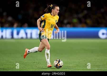 Sydney, Australie, 16 août 2023. L'australienne Hayley Raso court avec le ballon lors du match de demi-finale de la coupe du monde féminine entre les Matildas d'Australie et l'Angleterre au Stadium Australia le 16 août 2023 à Sydney, en Australie. Crédit : Damian Briggs/Speed Media/Alamy Live News Banque D'Images