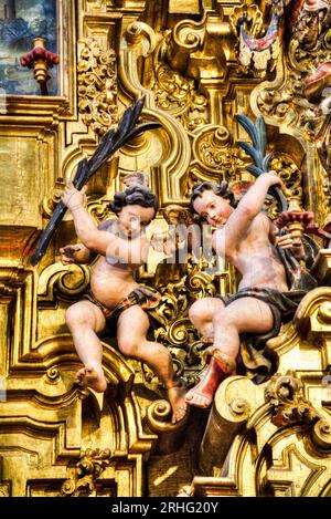 Sculptures, anges, retable, style baroque espagnol du 18e siècle, église Santa Prisca de Taxco (fondée en 1751), site UNESCO, Taxco, Mexique Banque D'Images