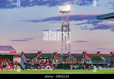 Cleethorpes, Royaume-Uni. 15 août 2023. Arthur Gnahoua (14), attaquant de Grimsby Town FC vs Salford City FC Sky Bet League 2 à Blundell Park, Cleethorpes, Royaume-Uni, le 15 août 2023 Credit : Every second Media/Alamy Live News Banque D'Images