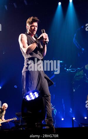 Londres, Royaume-Uni. 13 mars 2015. Le chanteur principal Danny O'Donoghue du groupe de rock irlandais The script se produit à la Wembley Arena. Crédit : Justin ng/Alamy Banque D'Images